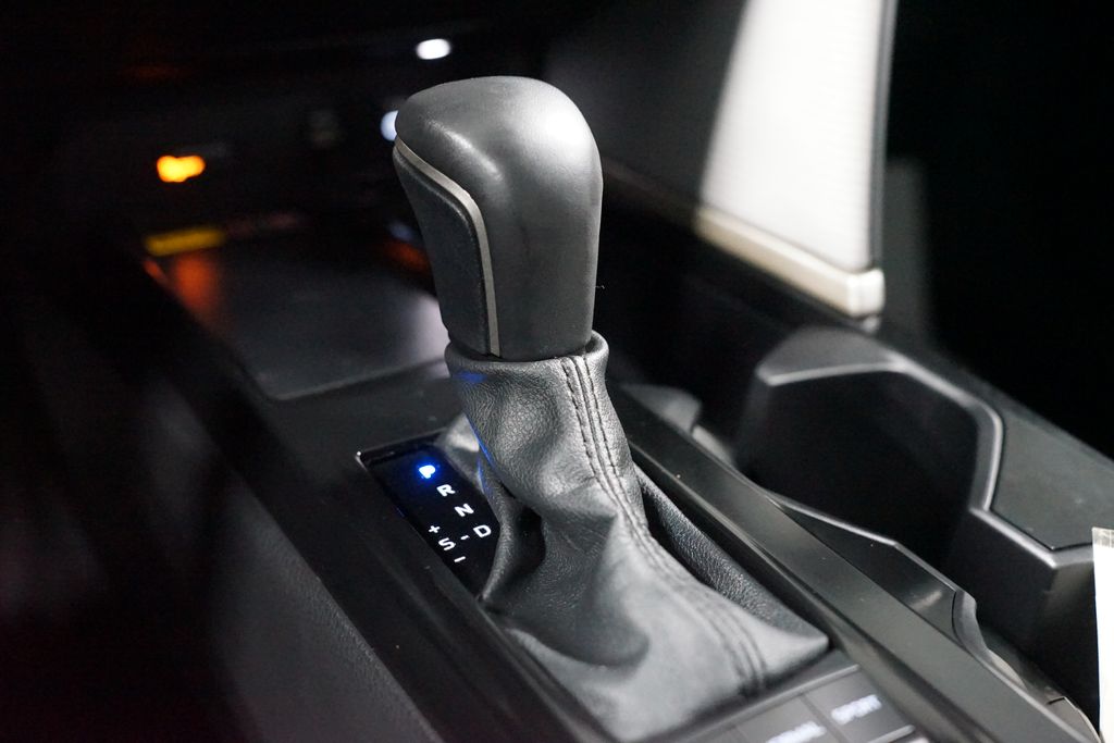 Thumbnail: 2025 Toyota Camry - 22