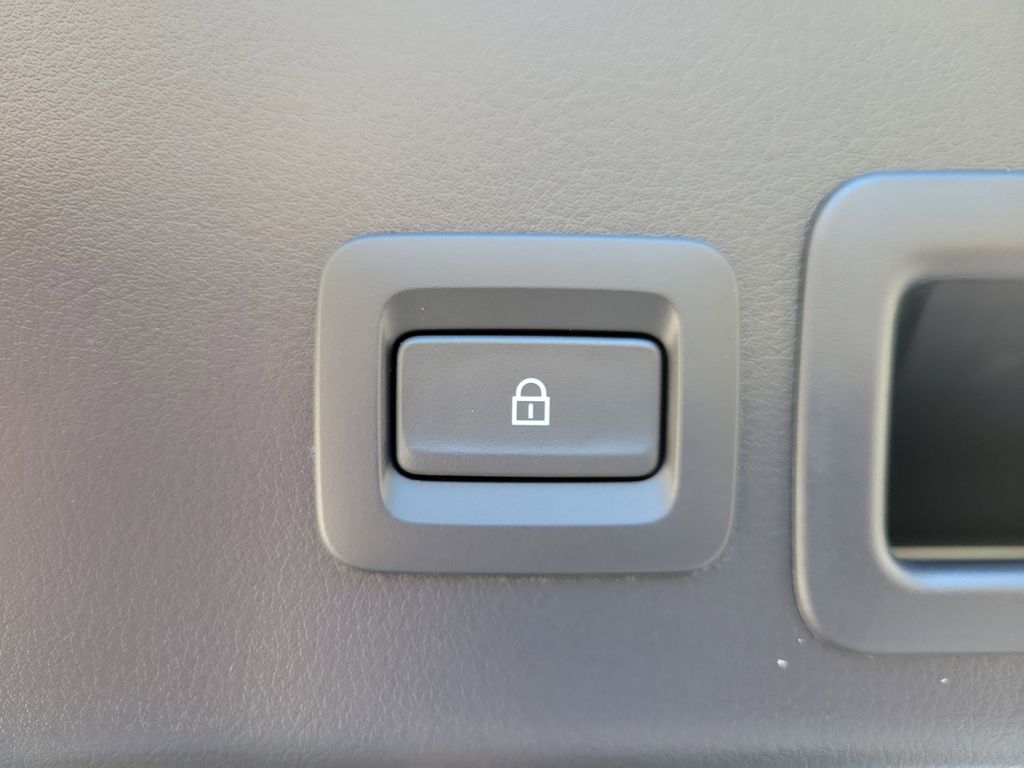 2026 Mazda Mazda3 Premium - Photo 7