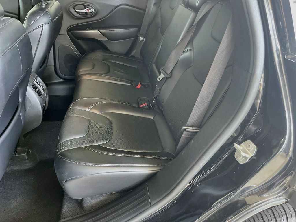 Used 2019 Black Jeep Limited image 25