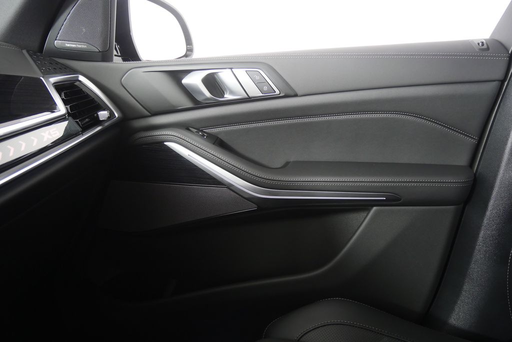 Thumbnail: 2026 BMW X5 - 24