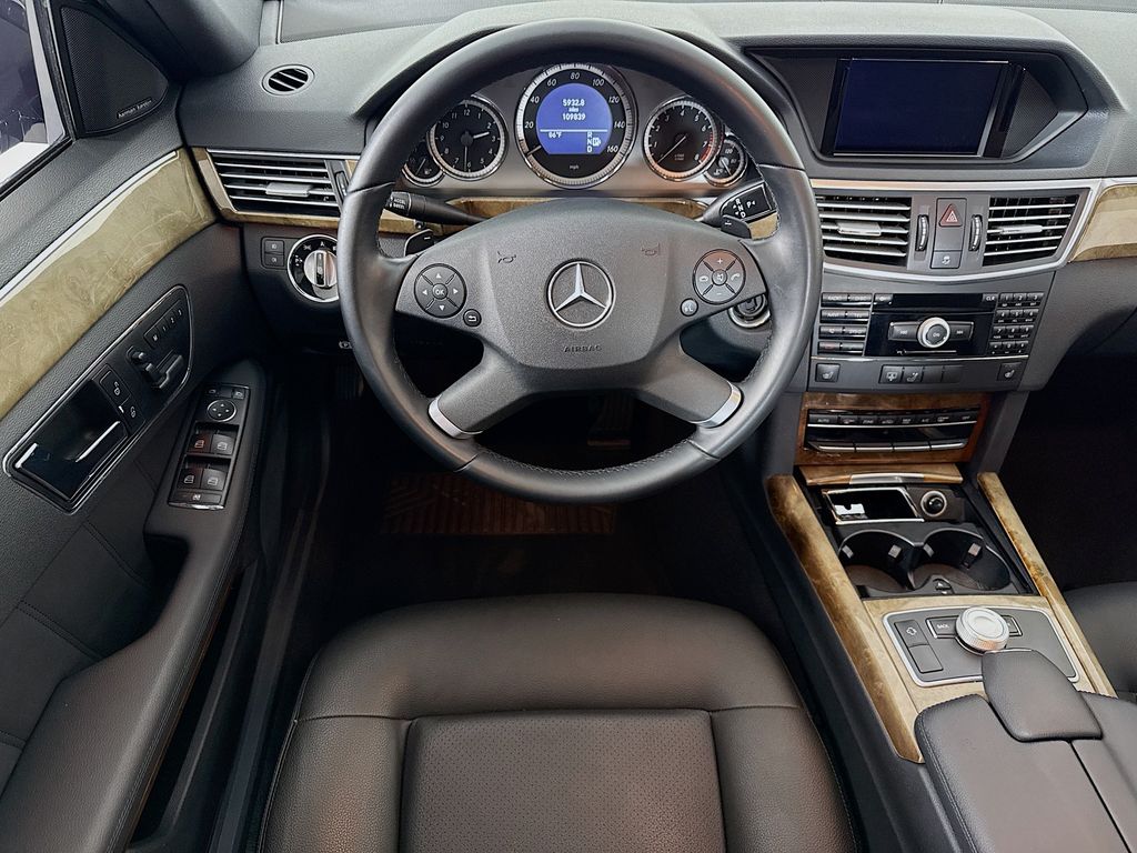 Thumbnail: 2010 Mercedes-Benz E-Class - 10