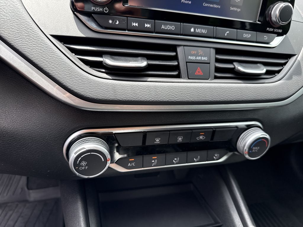 Used 2024 Nissan Altima Sedan