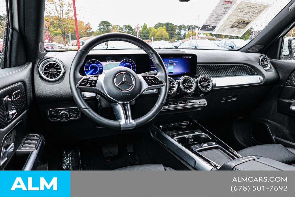 Used 2024 White Mercedes-Benz 250+ image 27