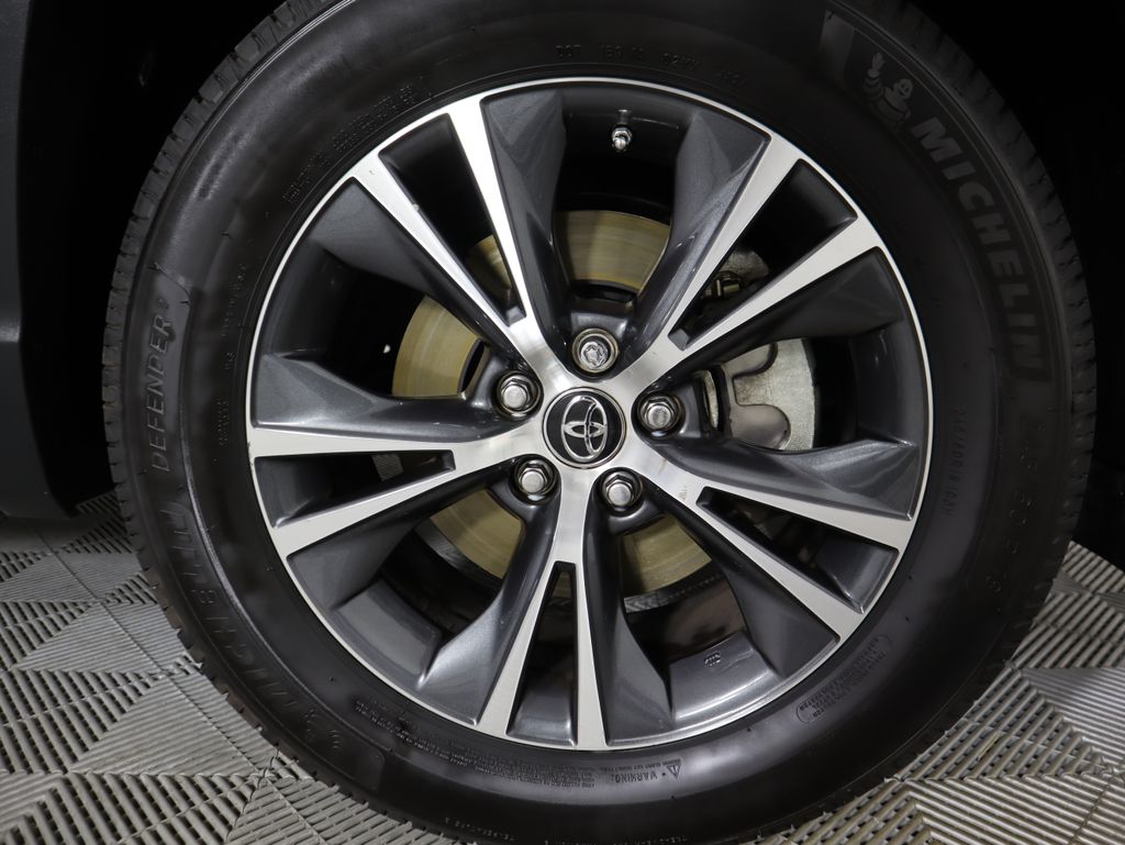 Thumbnail: 2016 Toyota Highlander - 32