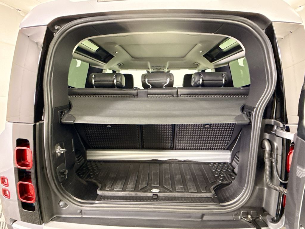 Thumbnail: 2023 Land Rover Defender - 27