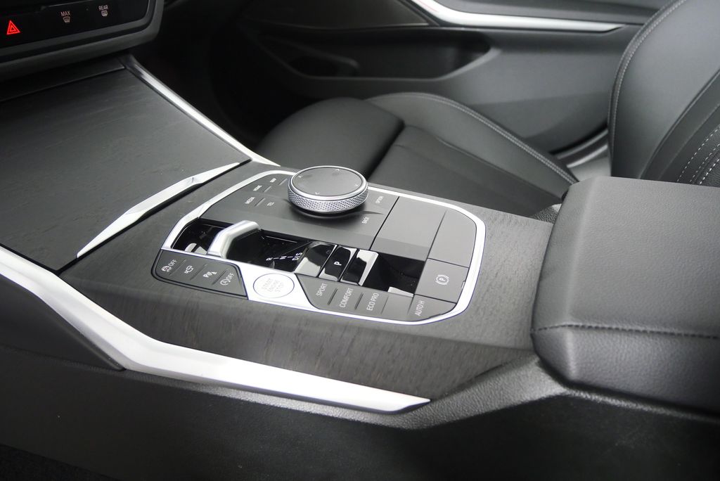 Thumbnail: 2024 BMW 3 Series - 26