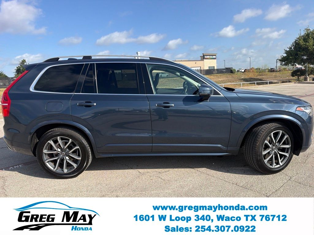 2019 Volvo XC90 T5 Momentum - 1