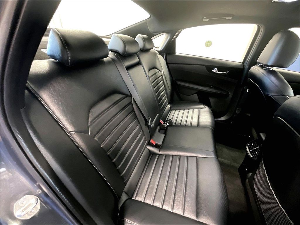2024 Kia Forte — photo 16