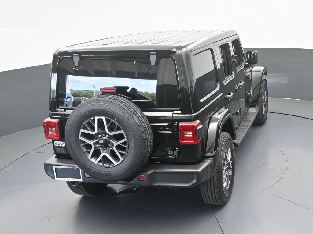 New 2026 Black Clearcoat Jeep Sahara image 48