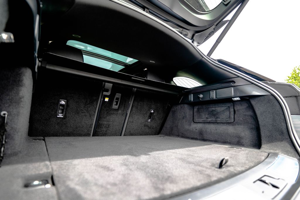 2025 Land Rover Range Rover Velar S - Photo 40
