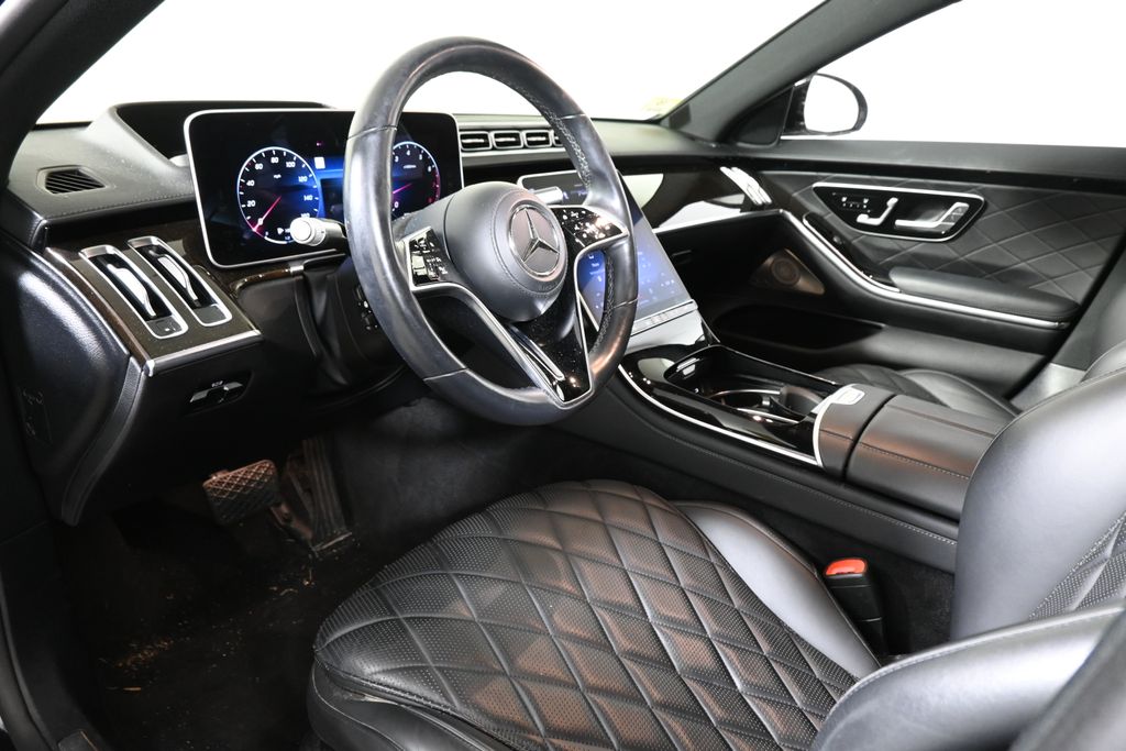 Thumbnail: 2022 Mercedes-Benz S-Class - 4