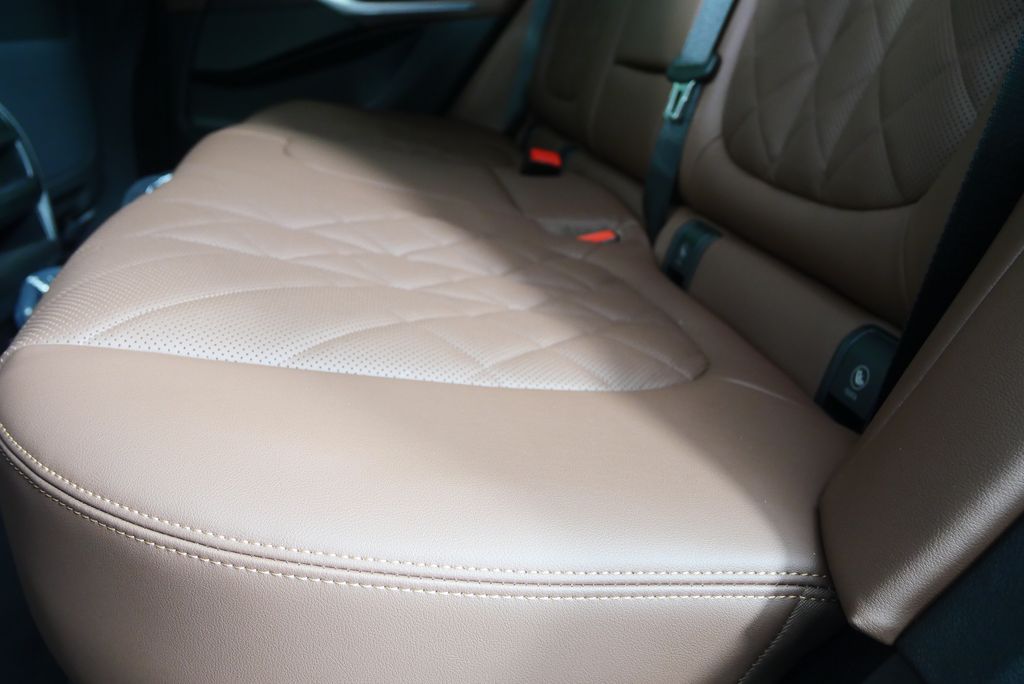 Thumbnail: 2026 BMW X5 - 15