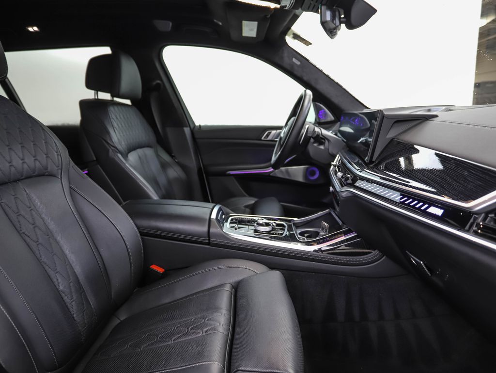 Thumbnail: 2024 BMW X7 - 31