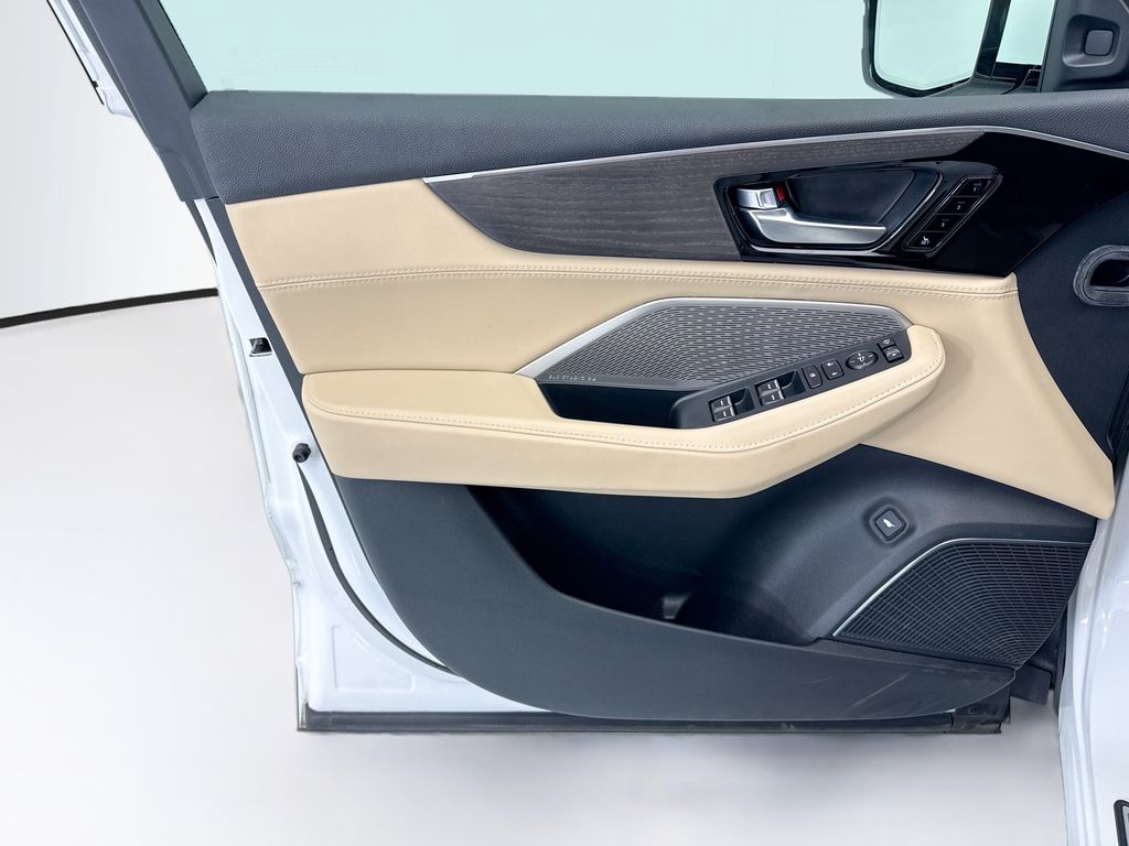 Thumbnail: 2023 Acura MDX - 23