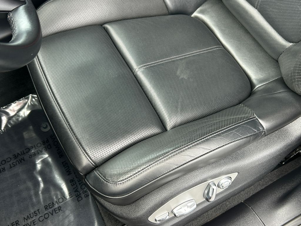 Thumbnail: 2023 Porsche Macan - 15