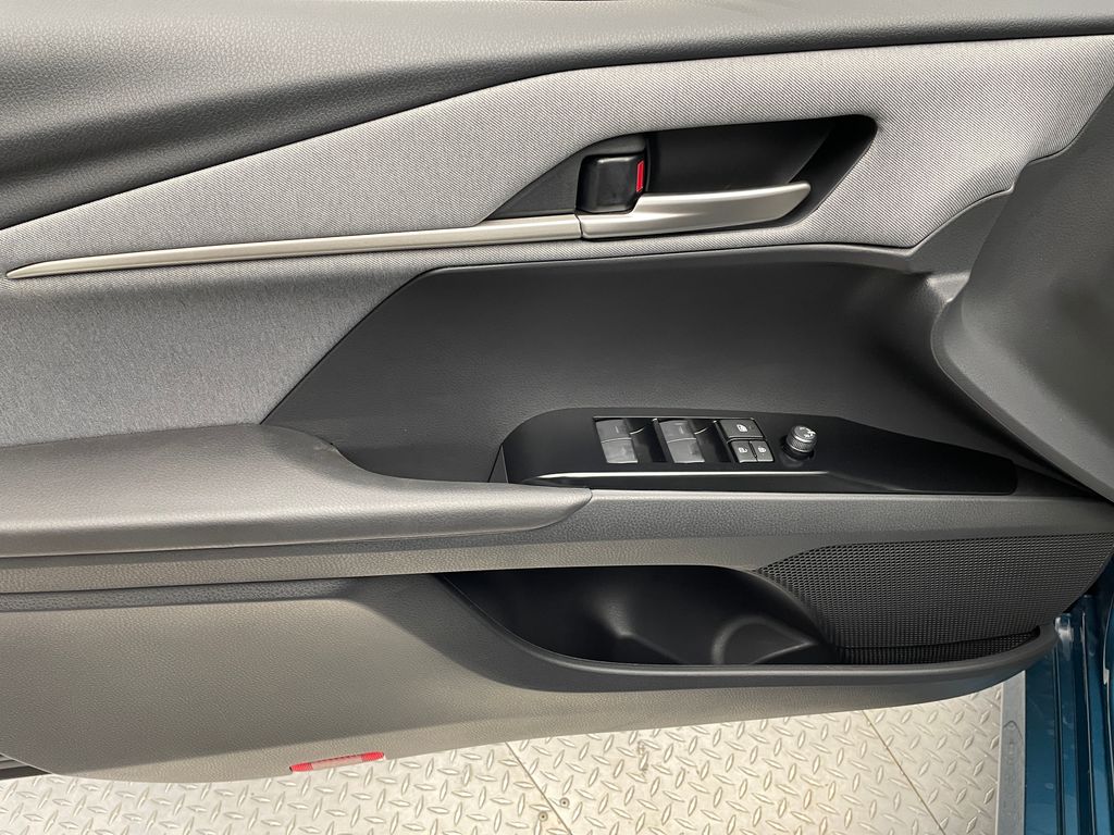 Thumbnail: 2025 Toyota Camry - 9