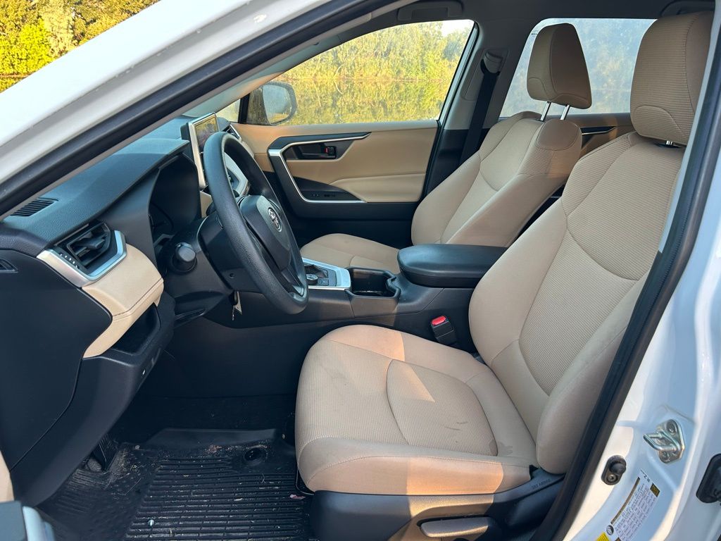 Thumbnail: 2025 Toyota RAV4 - 14