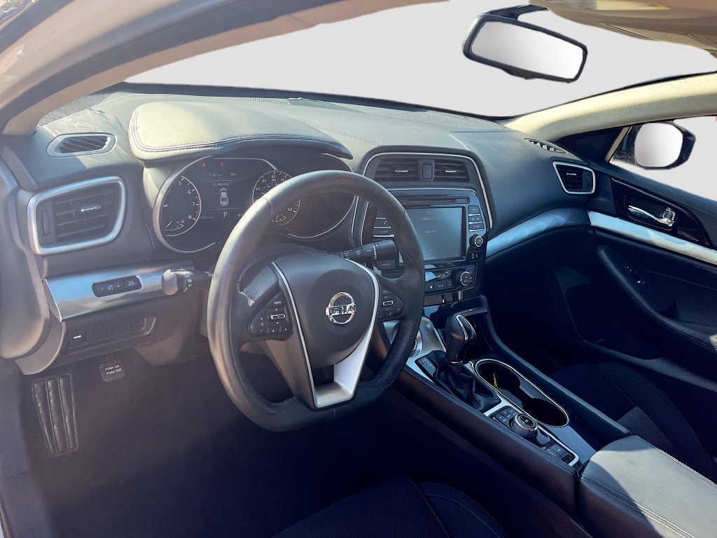 Used 2019 White Nissan 3.5 S image 9