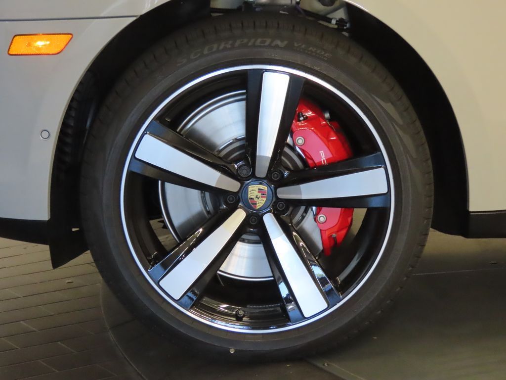 Thumbnail: 2026 Porsche Macan - 11