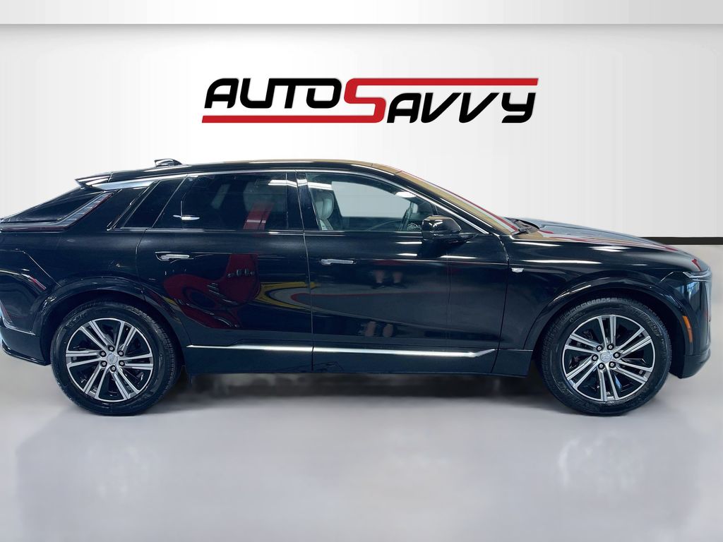 Used 2025 Stellar Black Metallic Cadillac Luxury image 8