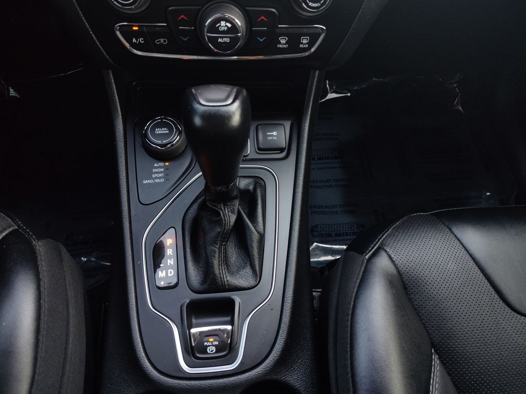 Used Car 2022 Jeep Cherokee  Latitude Lux For Sale Under $25,000 In Austin, Texas