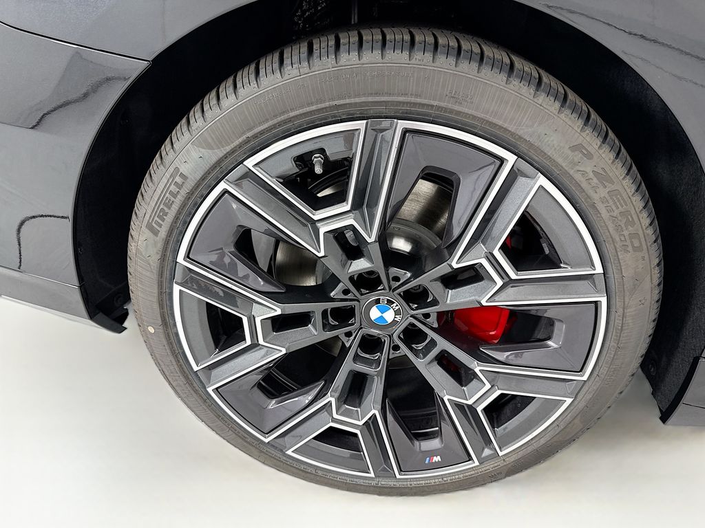 Thumbnail: 2027 BMW 5 Series - 32