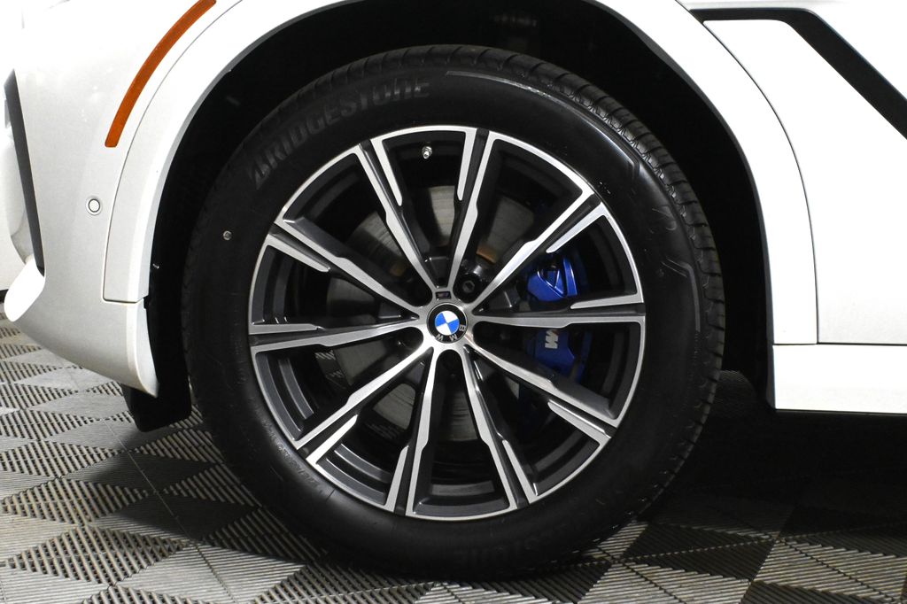 Thumbnail: 2023 BMW X6 - 12