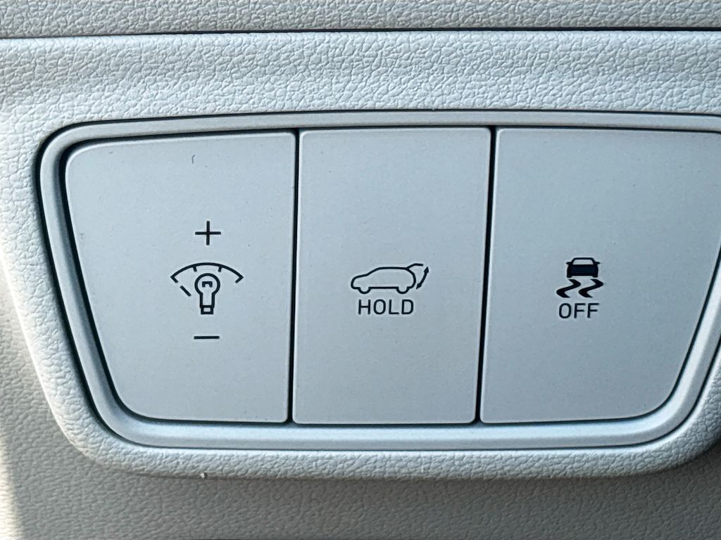 Used 2023 Gray Hyundai SEL image 10