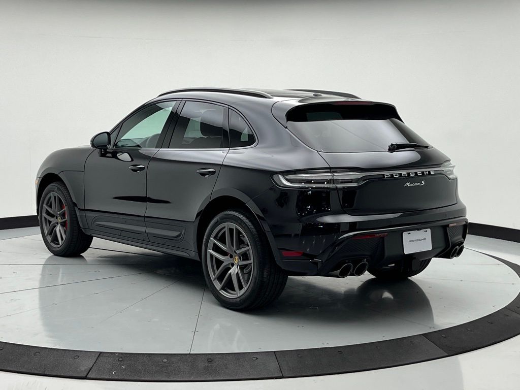 Thumbnail: 2025 Porsche Macan - 3