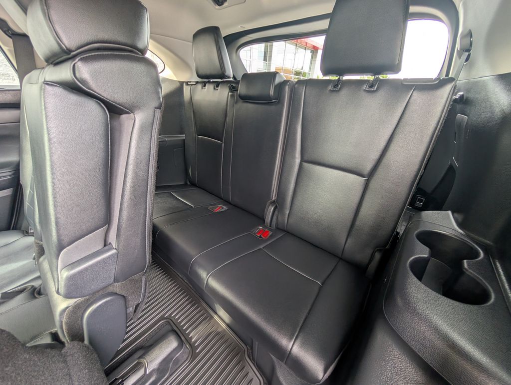 Used 2025 Silver Toyota XLE image 7