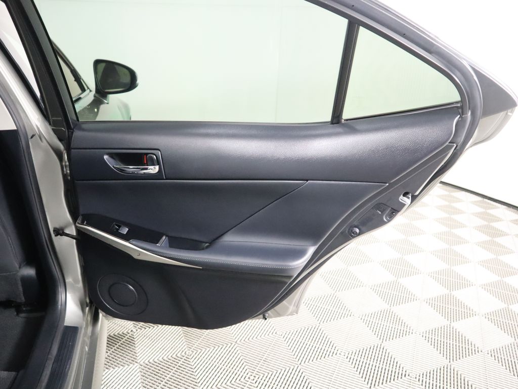 Thumbnail: 2016 Lexus IS - 28