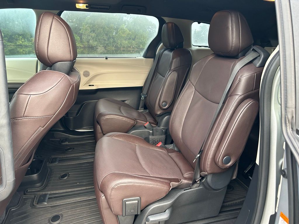 Thumbnail: 2024 Toyota Sienna - 14