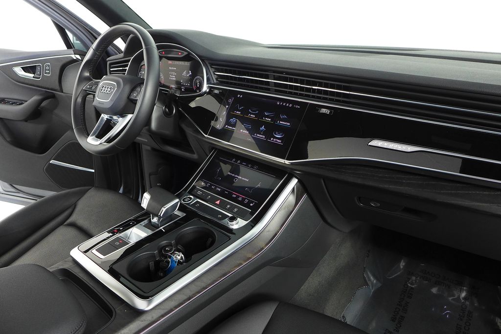 Thumbnail: 2022 Audi Q7 - 13