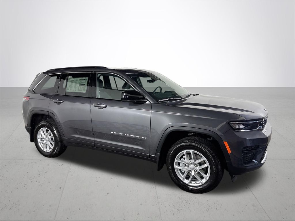 2025 Jeep Grand Cherokee Laredo X photo 4
