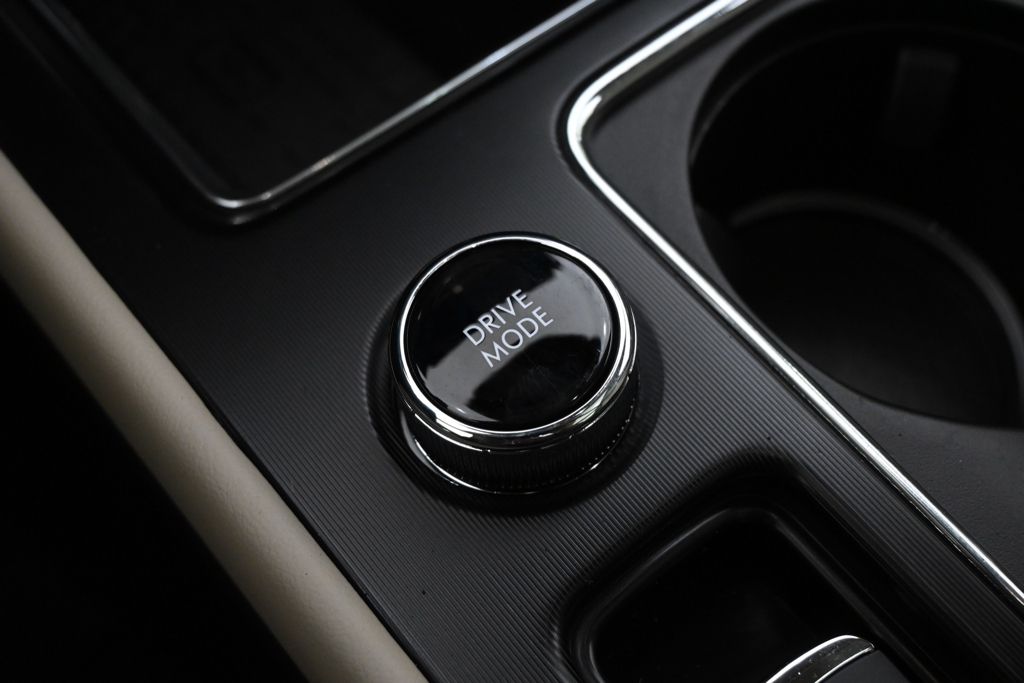 New 2026 White Lincoln Premiere image 33