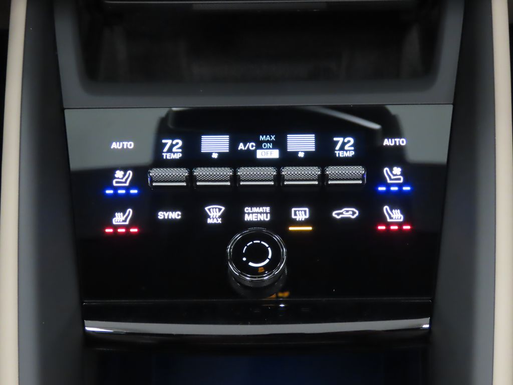 Thumbnail: 2025 Porsche Macan - 29