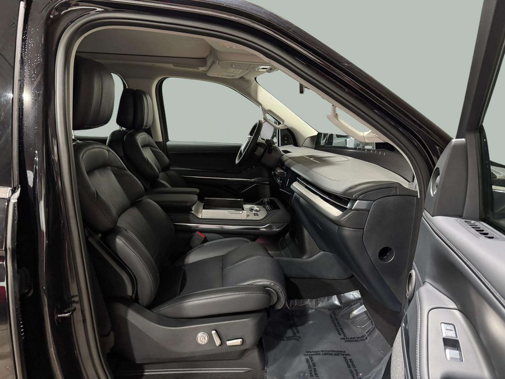 Certified Used 2025 Infinite Black Metallic Clearcoat Lincoln Reserve image 26