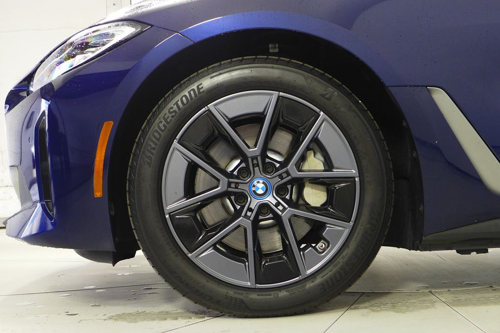 Thumbnail: 2023 BMW i4 - 5