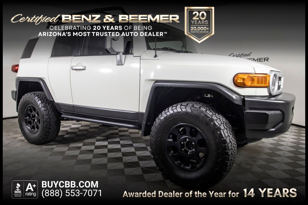 Iceberg 2012 Toyota FJ Cruiser SUV / Crossover Four-Wheel Drive 6-Speed Manual