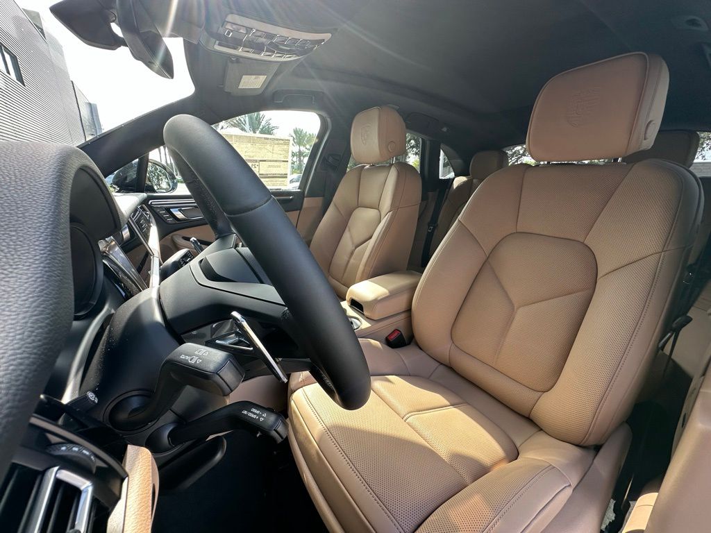 2025 Porsche Macan  5