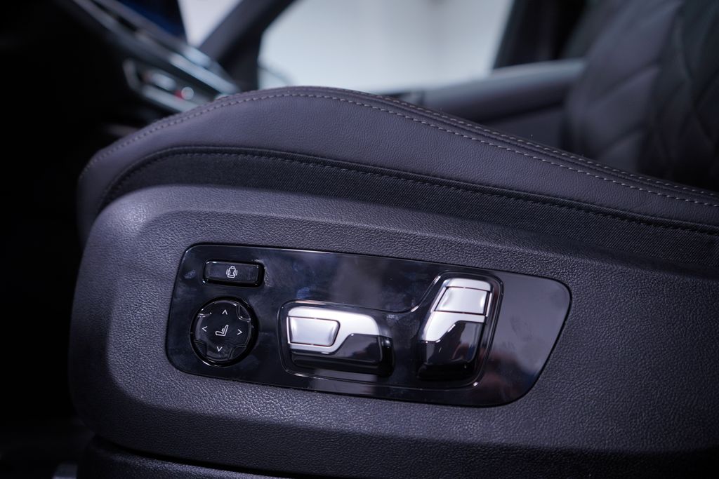 Thumbnail: 2026 BMW X5 - 12