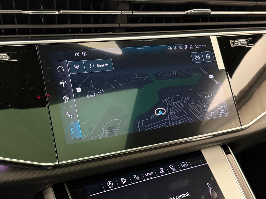 Thumbnail: 2026 Audi Q8 - 31