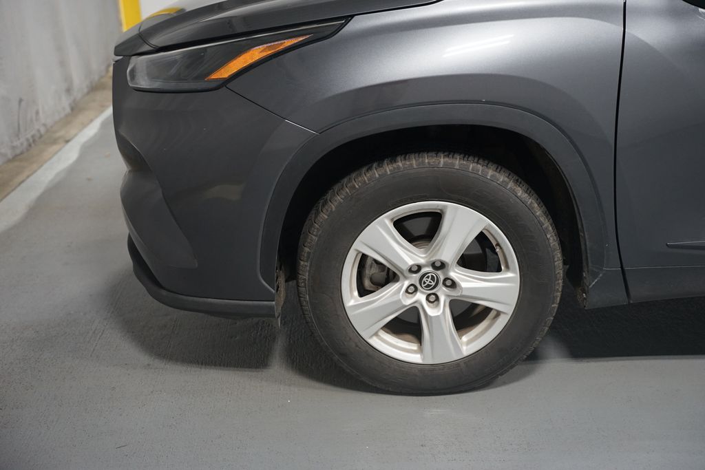 Thumbnail: 2023 Toyota Highlander - 5