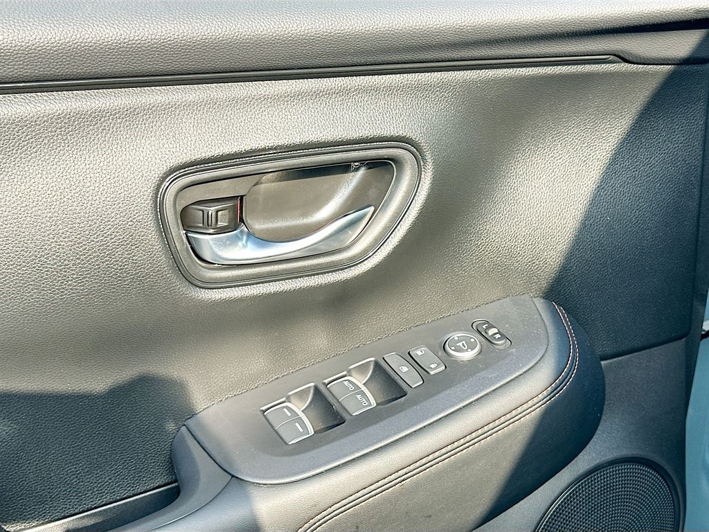 2025 Honda HR-V Sport 18
