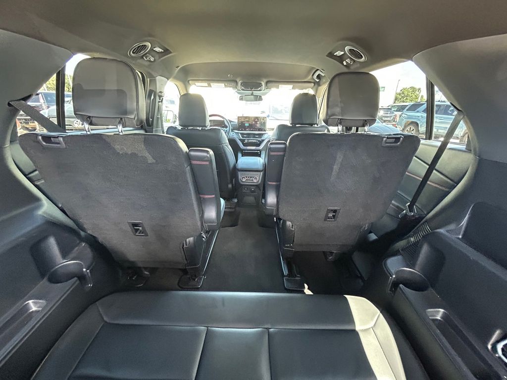 Used 2025 Ford Explorer SUV