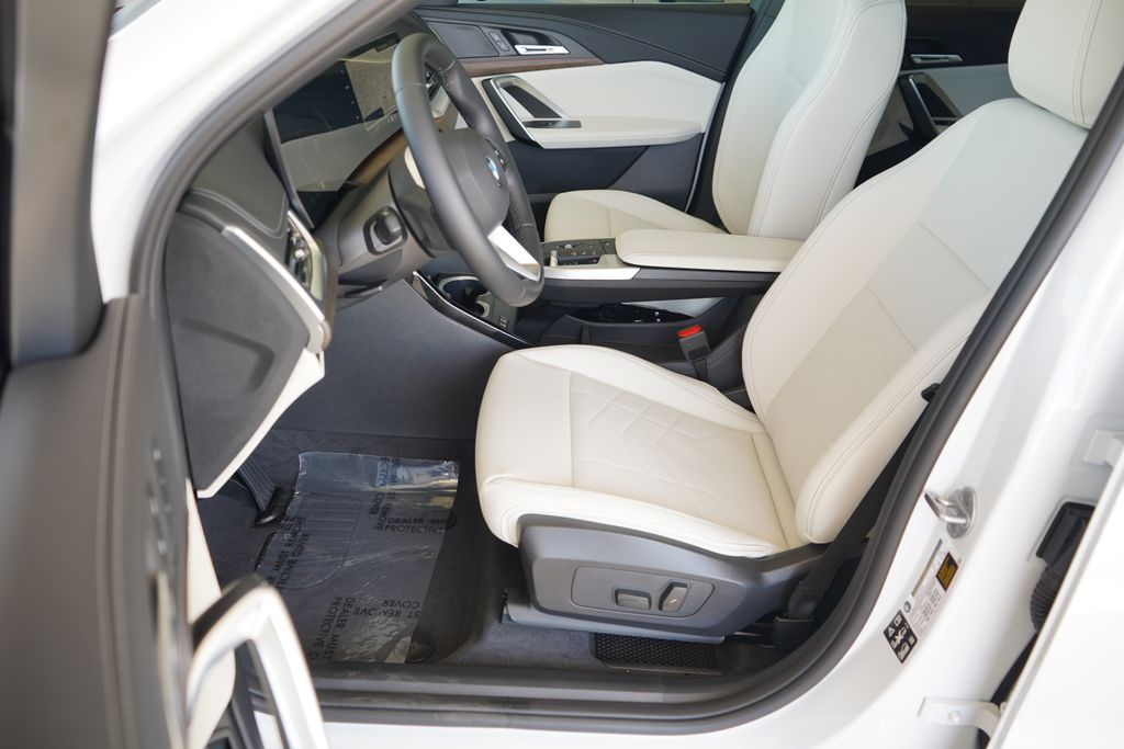 Thumbnail: 2026 BMW X1 - 11