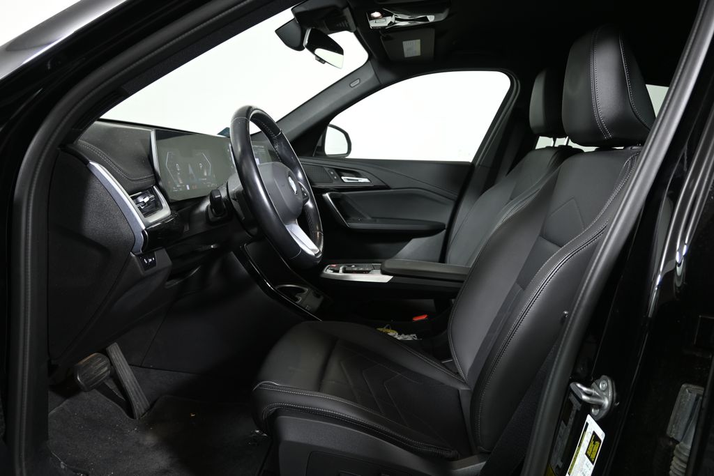 Thumbnail: 2023 BMW X1 - 3