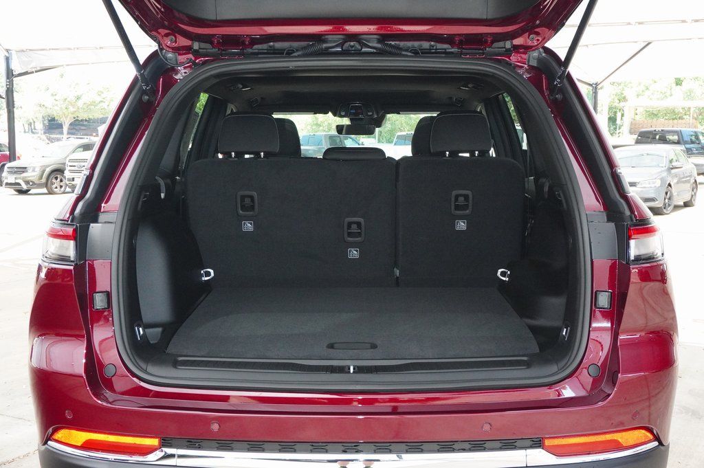 New Car 2025 Jeep Grand Cherokee  Laredo X For Sale Under $40,000 In Weatherford, Texas