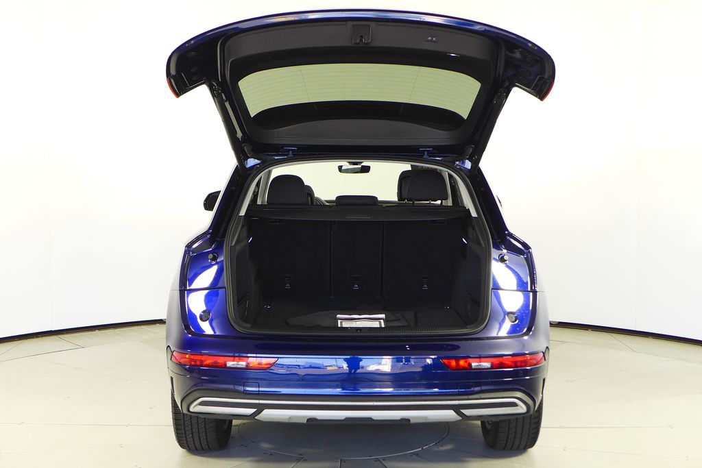 Thumbnail: 2023 Audi Q5 - 10
