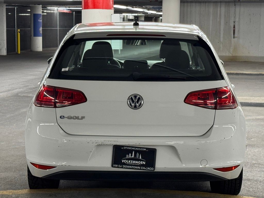 2016 Volkswagen e-Golf SE 29